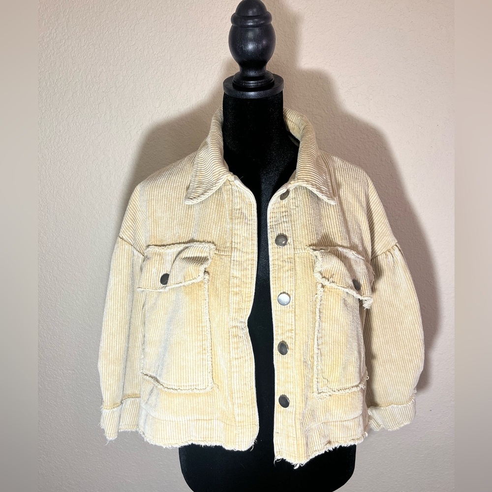 POL Cropped Corduroy Cream Distressed Women’s Jacket Size Small